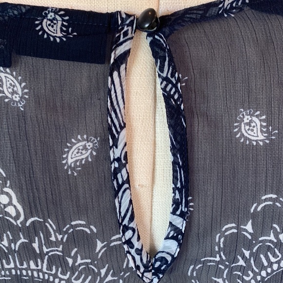 A.N.A. A New Approach Top with Cap Sleeves , Size Medium - Picture 6 of 16